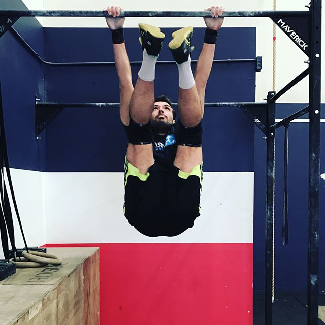 Damn, I need @aronuribe to be around for ever #crossfitopen workout!
Now that I know how to get my toes up to the bar, I'm looking forward to taking another stab at #17point2